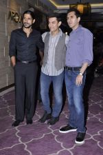 Ritesh Sidhwani, Farhan Akhtar, Aamir Khan at Talaash success bash in J W Marriott, Mumbai on 10th Dec 2012 (7).JPG